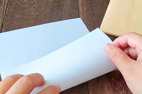 チラシ折り作業